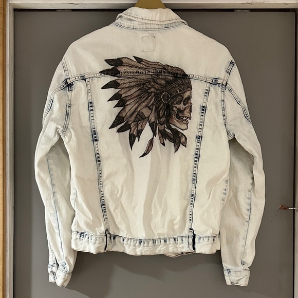 G by Guess White Denim Jacket with Feathered Headdress Skull Print on Back - Picture 3 of 6